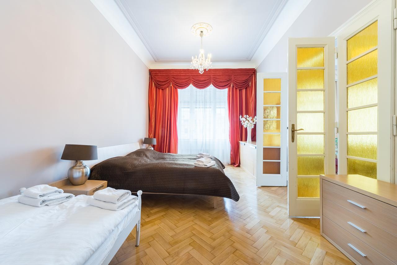 Wenceslas Square Apartment プラハ エクステリア 写真