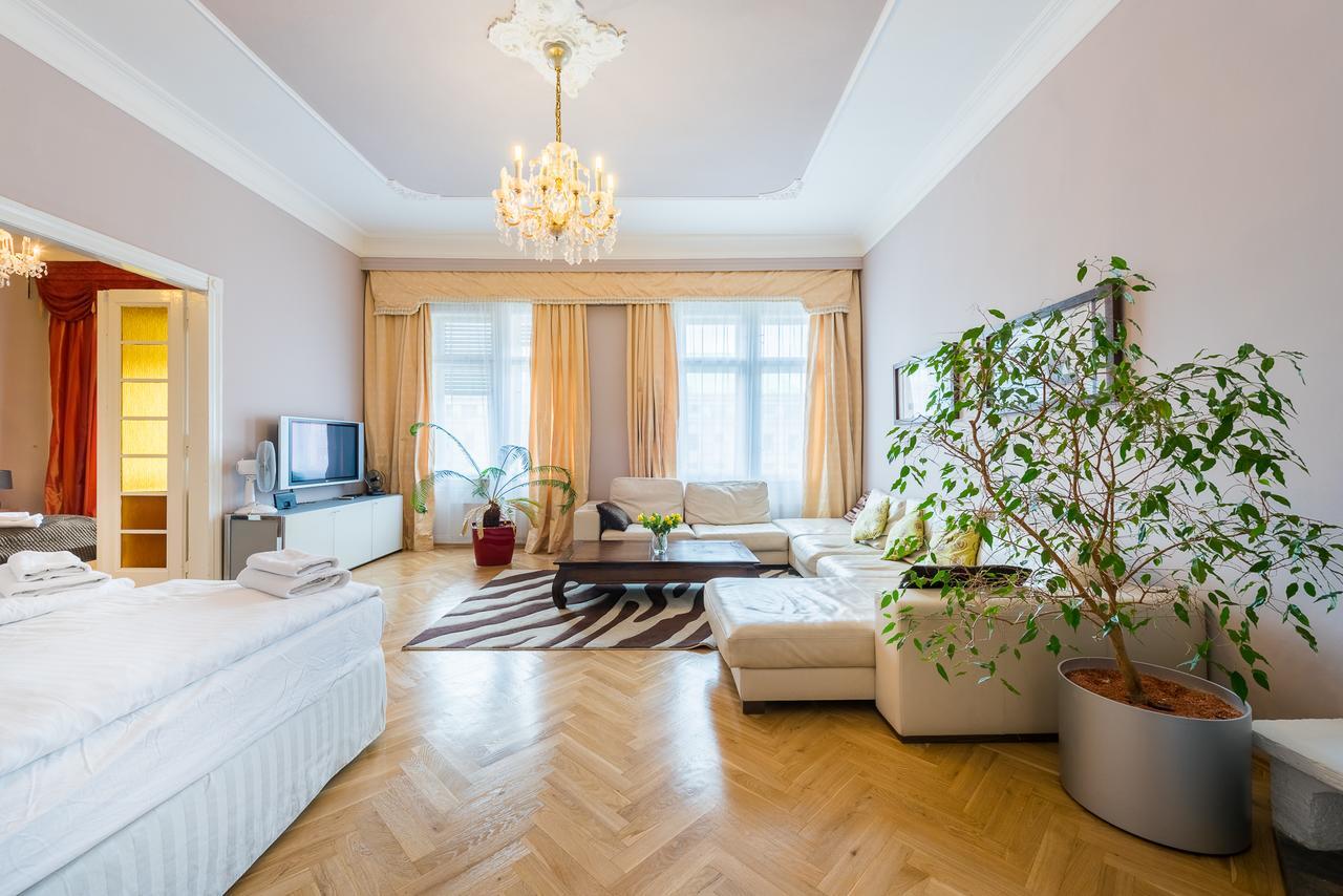 Wenceslas Square Apartment プラハ エクステリア 写真