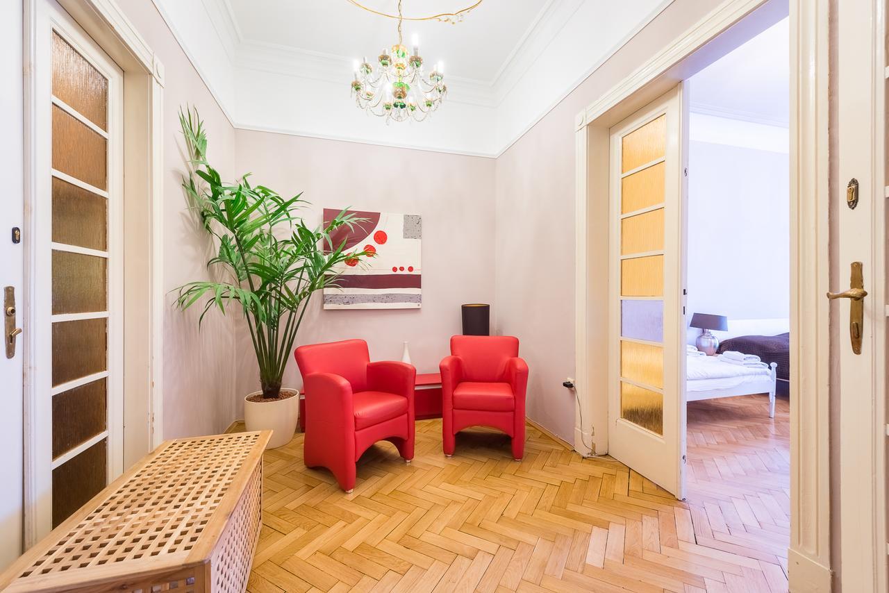 Wenceslas Square Apartment プラハ エクステリア 写真