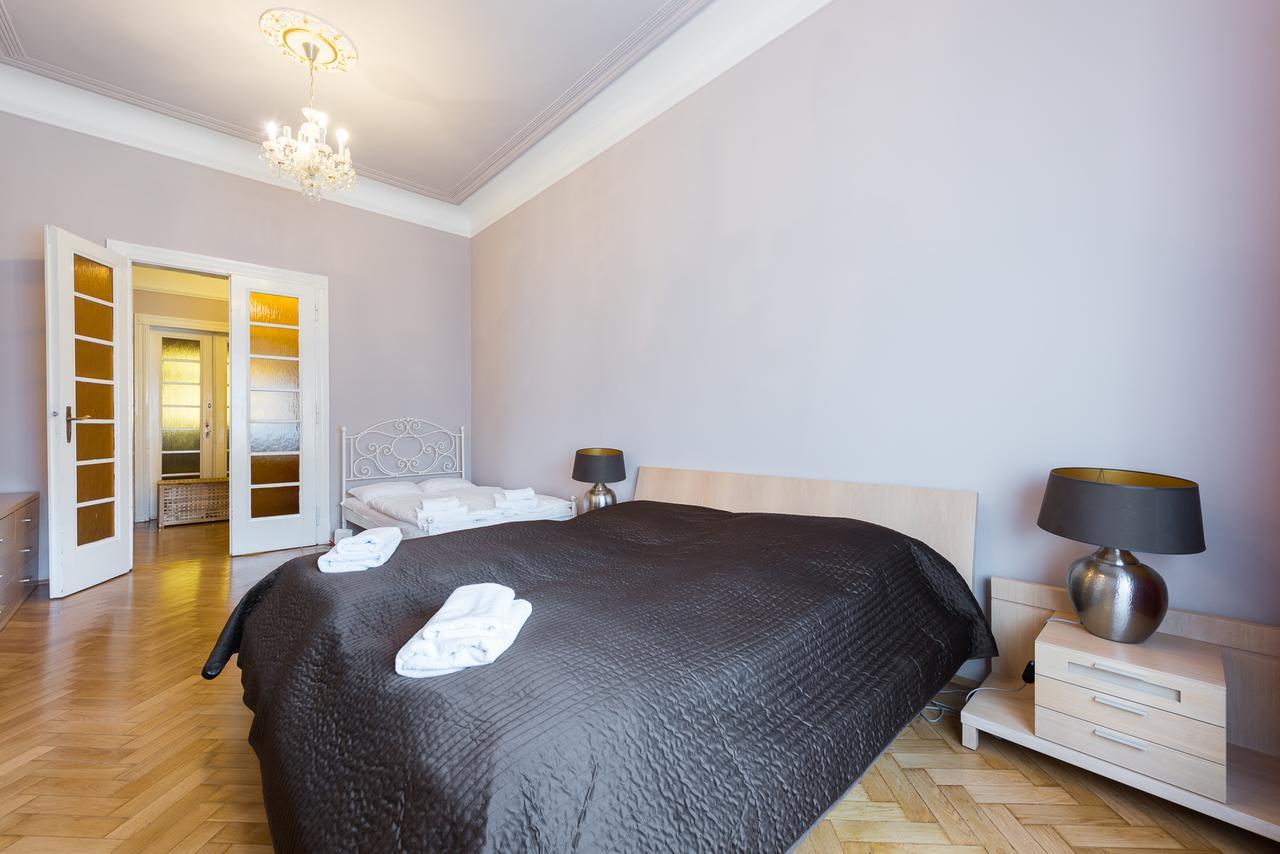 Wenceslas Square Apartment プラハ エクステリア 写真