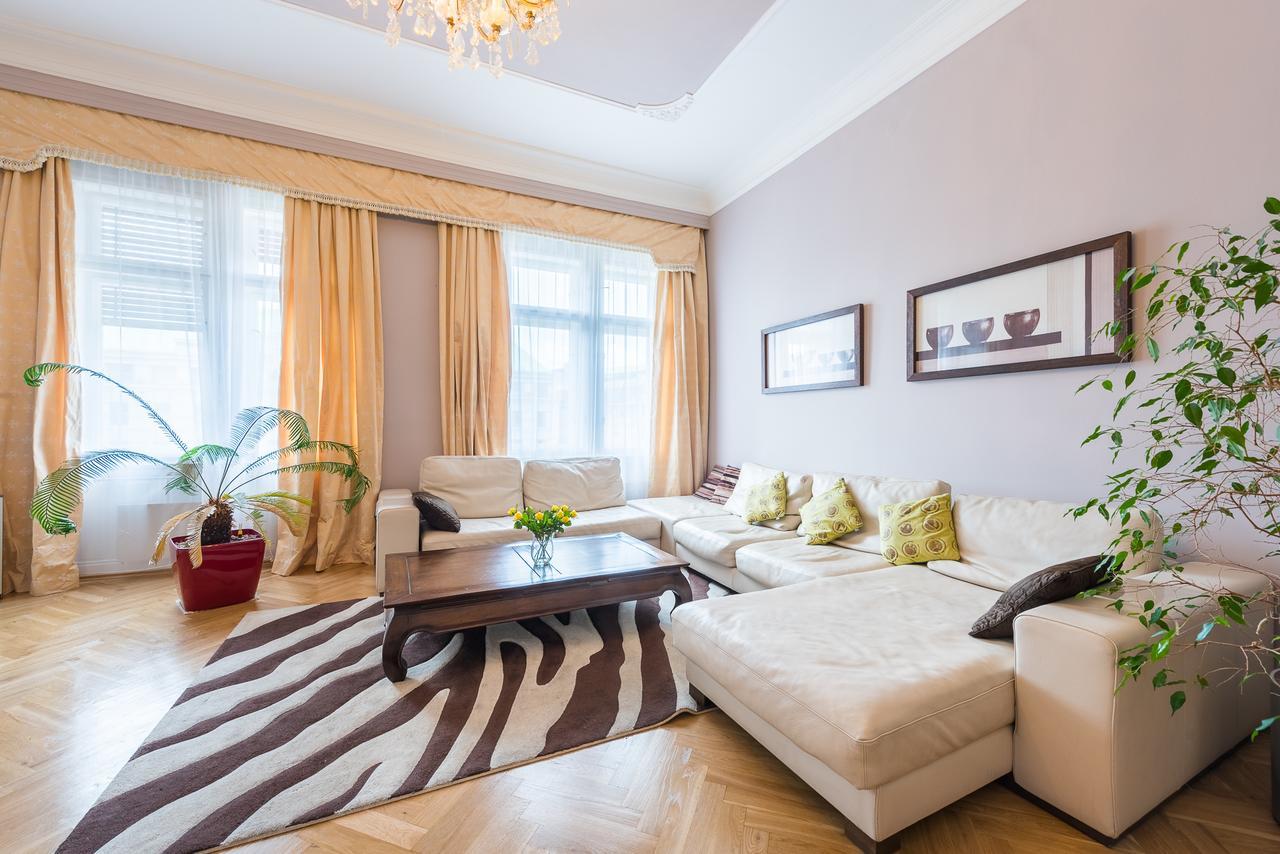 Wenceslas Square Apartment プラハ エクステリア 写真