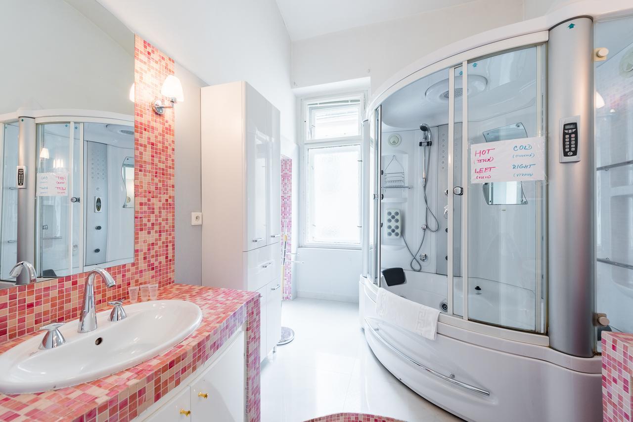 Wenceslas Square Apartment プラハ エクステリア 写真